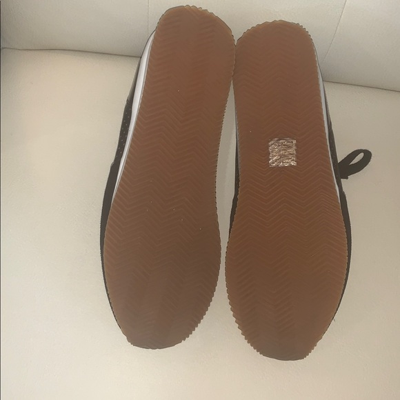 Atrex Sneakers - Picture 5 of 6